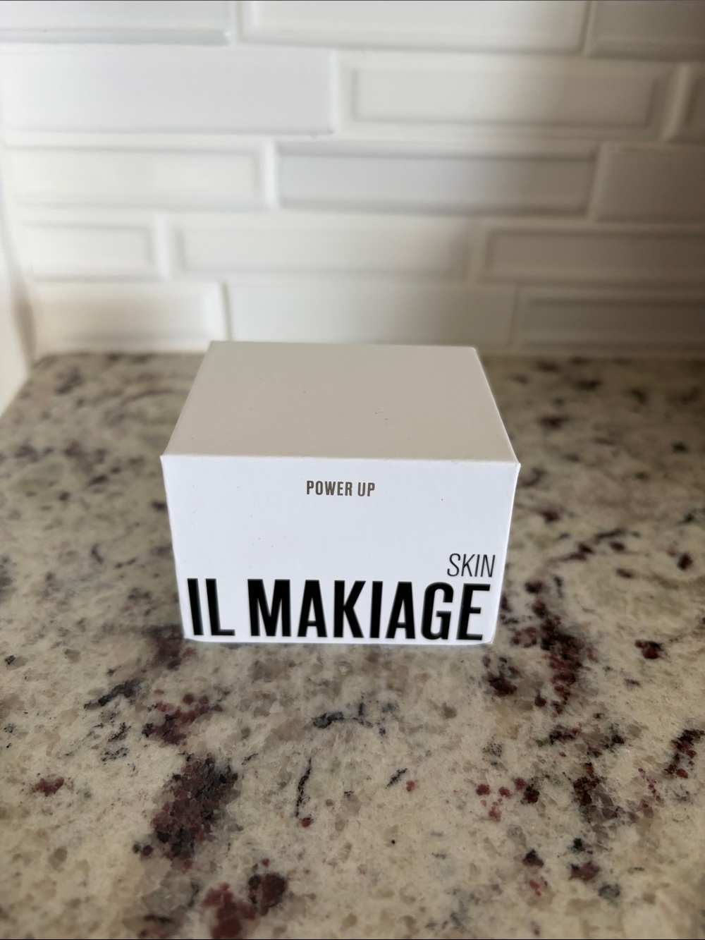 IL MAKIAGE Skin Power Up Anti-Aging Brightness Boosting Eye Treatment